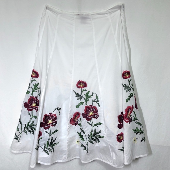 Sunny Leigh Dresses & Skirts - 🔵 Sunny Leigh Embroidered Floral Skirt